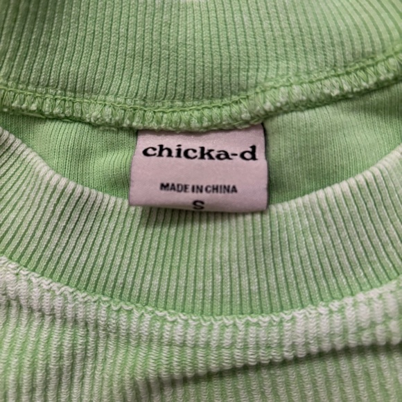 Chica d Distressed holiday shirt oversized size small - Picture 4 of 4